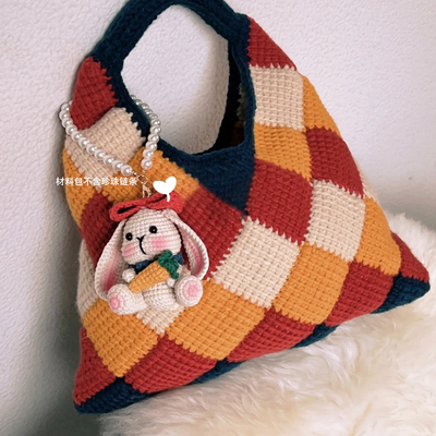 diy手工编织垂耳兔玩偶毛线钩针钩织春日祖母格兔子包挂件材料包