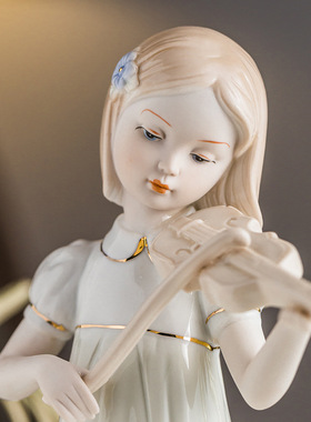 西洋女孩拉小提琴陶瓷雕塑摆件酒柜电视柜装饰工艺礼品摆饰家居饰