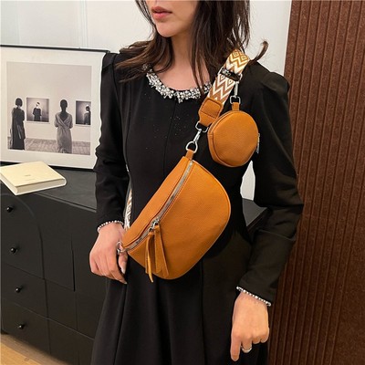 2025新款流行时尚轻便单肩胸包