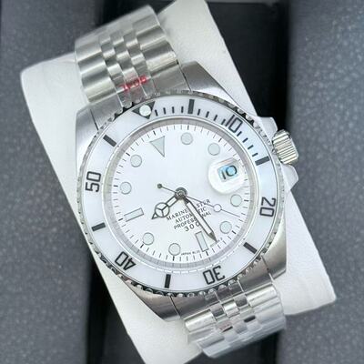 水鬼300改装字面表盘 绿夜光机械手表 适装8215机芯直径39 mm