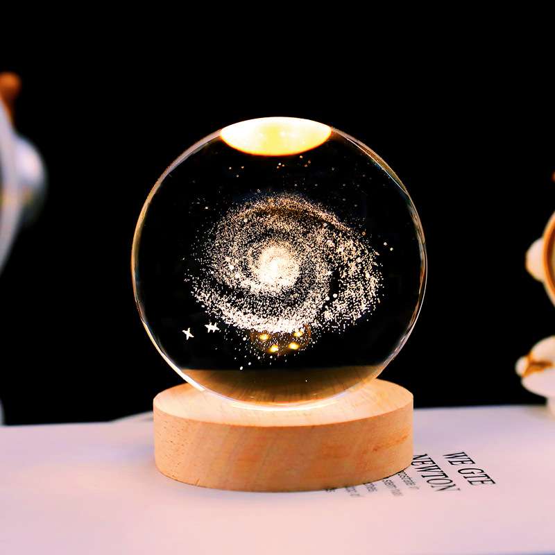 星空宇航员水晶球3d发光内雕小夜灯木质桌面摆件女生同学生日礼物