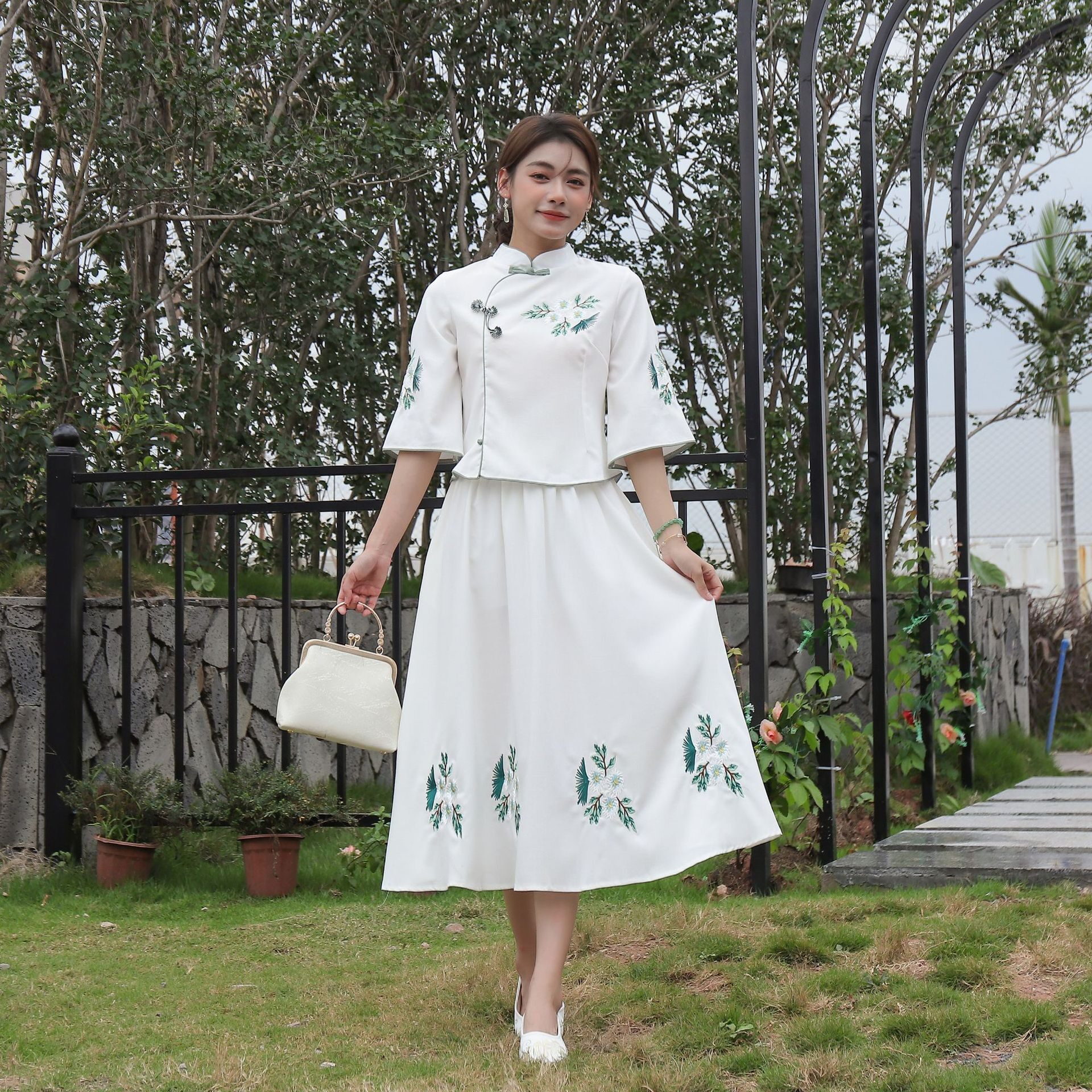 民族风绣花上衣复古风刺绣棉麻