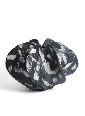 简约现代杨桃花器黑色手绘几何花瓣造型餐厅桌样板间茶几书柜摆件