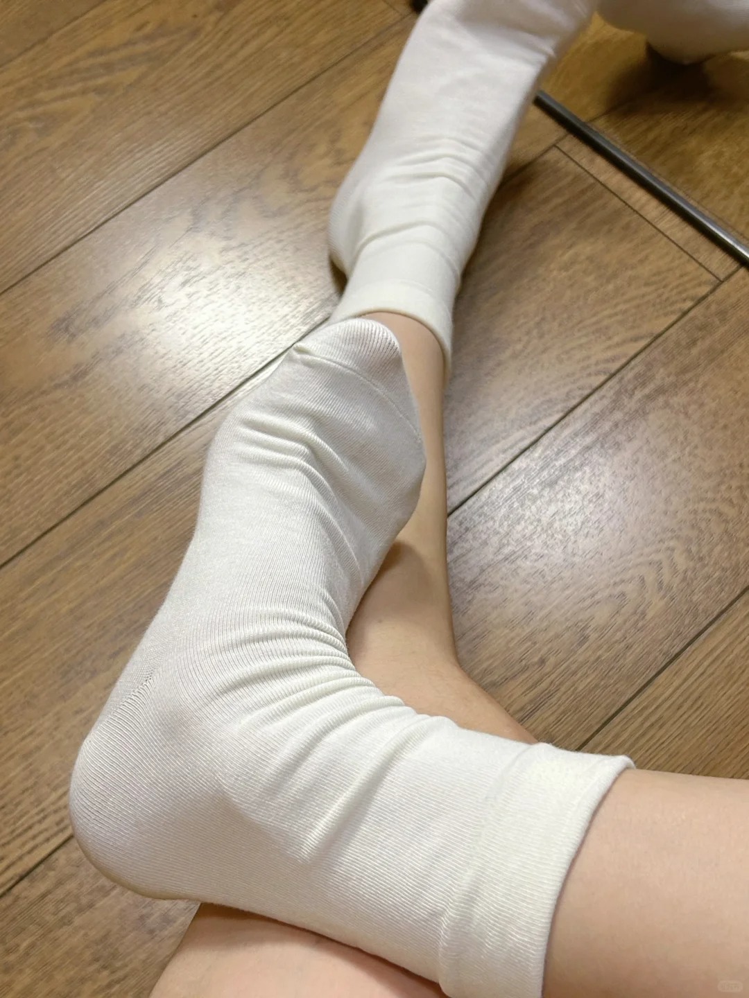 白色無骨堆堆襪中筒月子襪