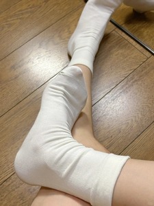 白色无骨堆堆袜中筒月子袜