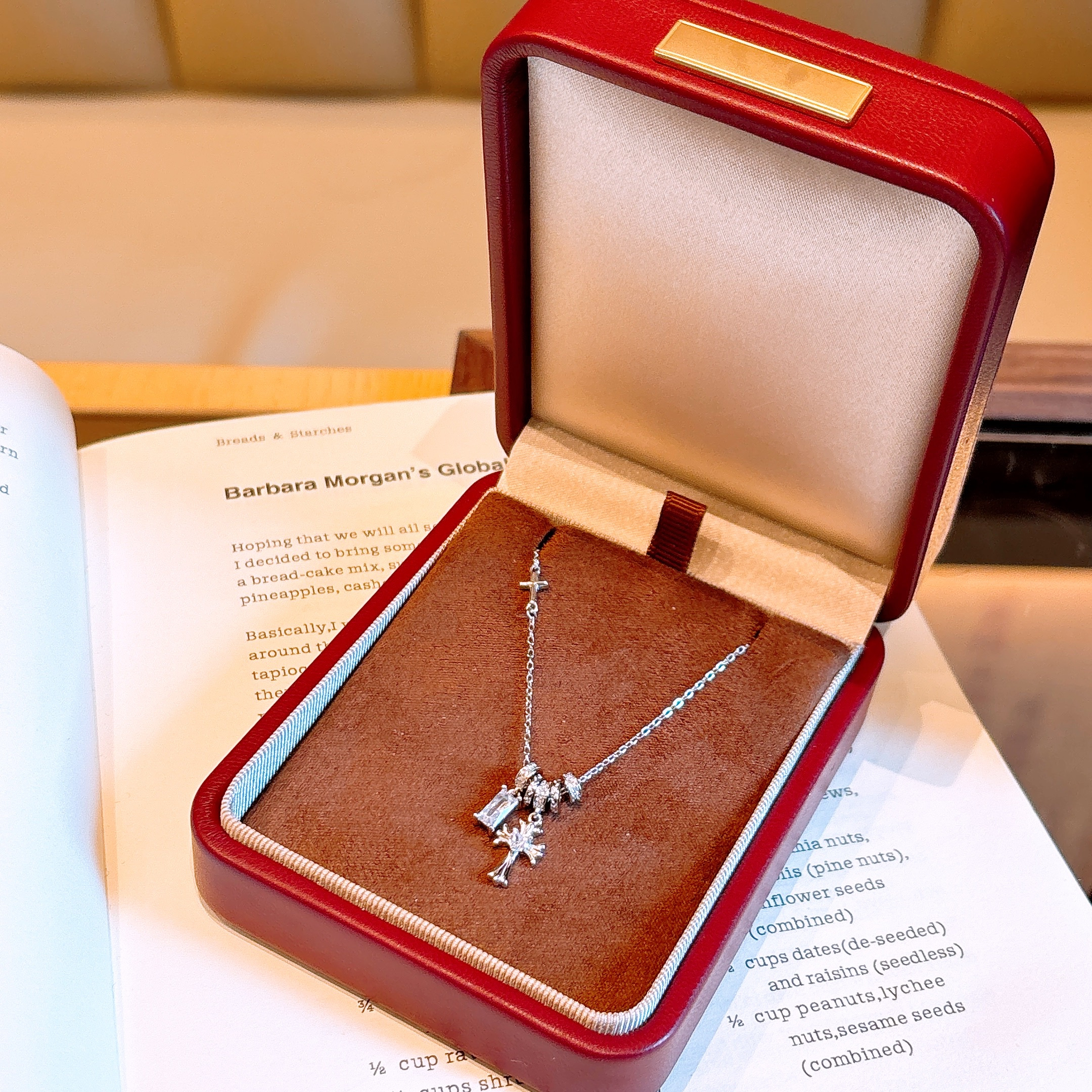 S925纯银十字架项链女轻奢小众设计感高级锁骨链颈链2025新款