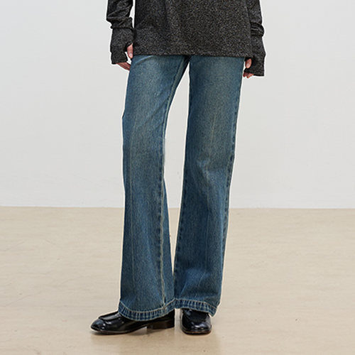 华吉言【分水岭】复古微喇牛仔裤女秋冬新款遮肉显瘦直筒喇叭裤