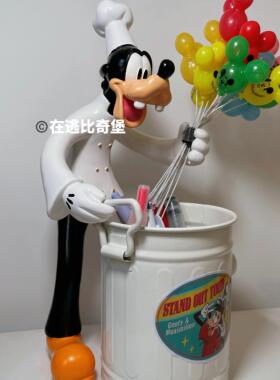 在逃比奇堡高飞狗厨师收纳桶笔筒化妆刷筷子家居多功能卡通摆件