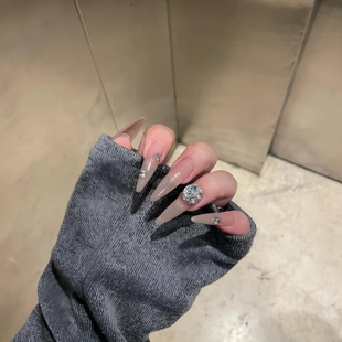 2026新款婚纱照爆闪简约穿戴甲新娘美甲纯手工定制成品高级感长款