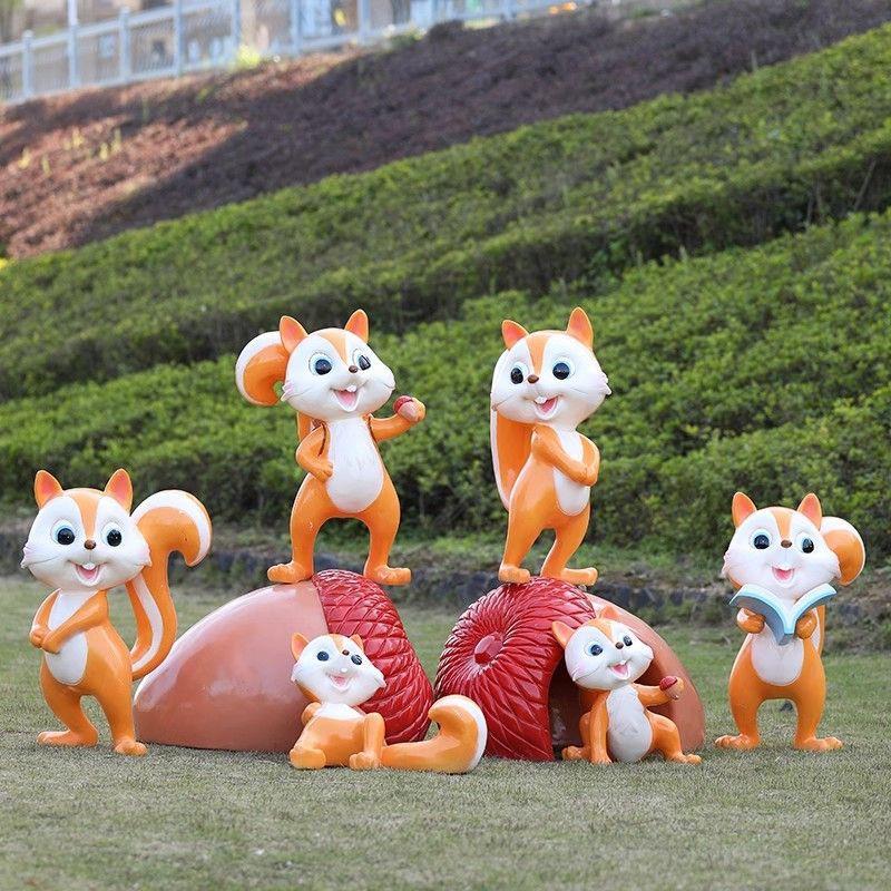 户外卡通松鼠雕塑玻璃钢动物模型摆件公园学校幼儿园草坪景区装饰