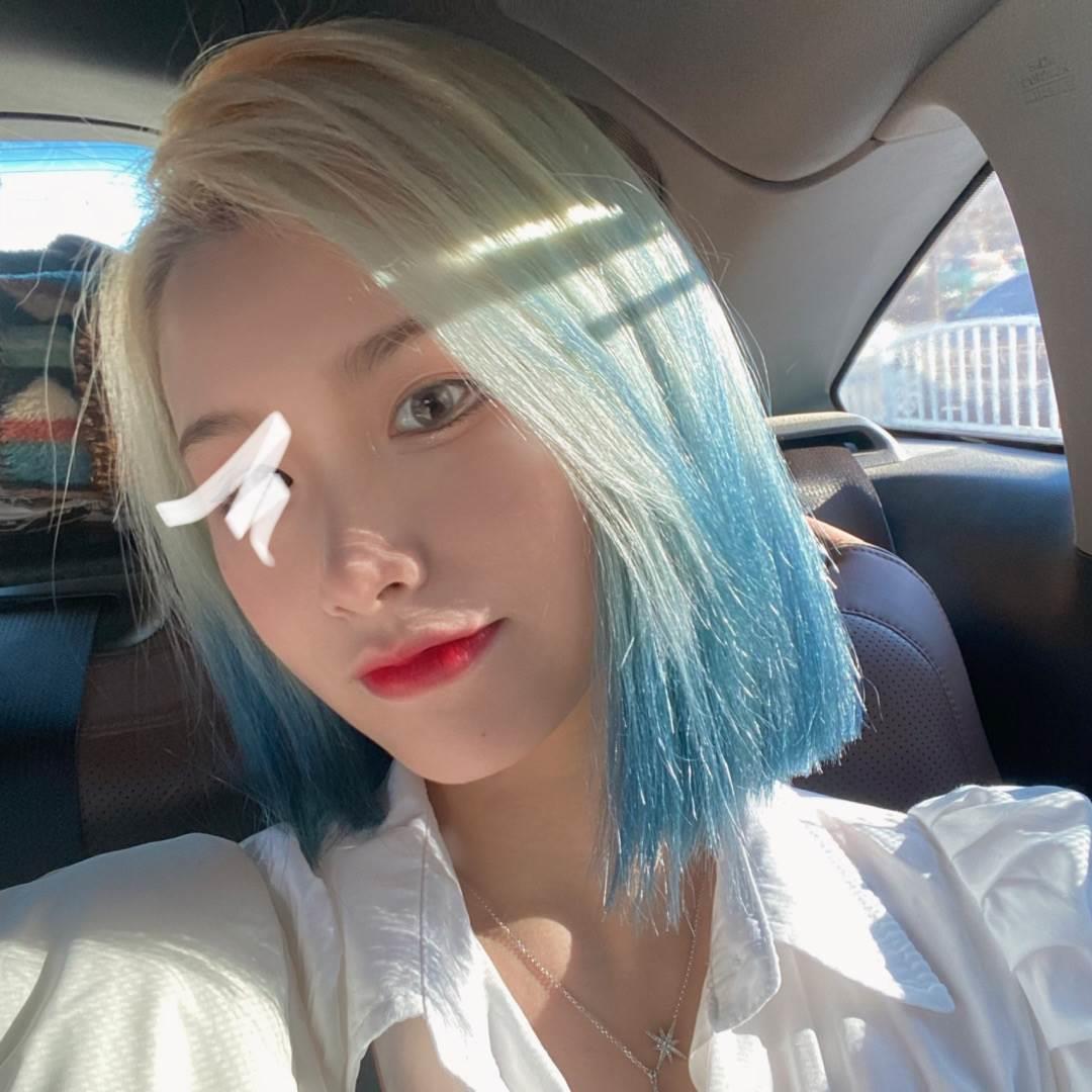 好货l假发女中长网发修自然中分脸短骨直发全头套式红锁发女团短