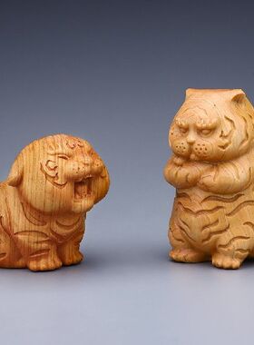 Thuja Wood Carving Cute Tiger Writing Play Ornaments Cute
