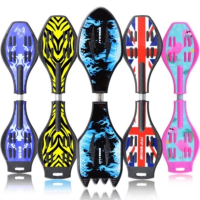 儿童车扭扭滑滑车小朋友玩的滑板车少年中学生小学生摇摇车扭动。