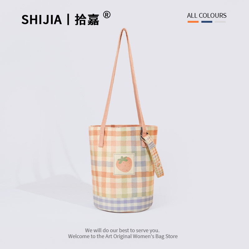 拾嘉X拼接水彩草莓2025新款