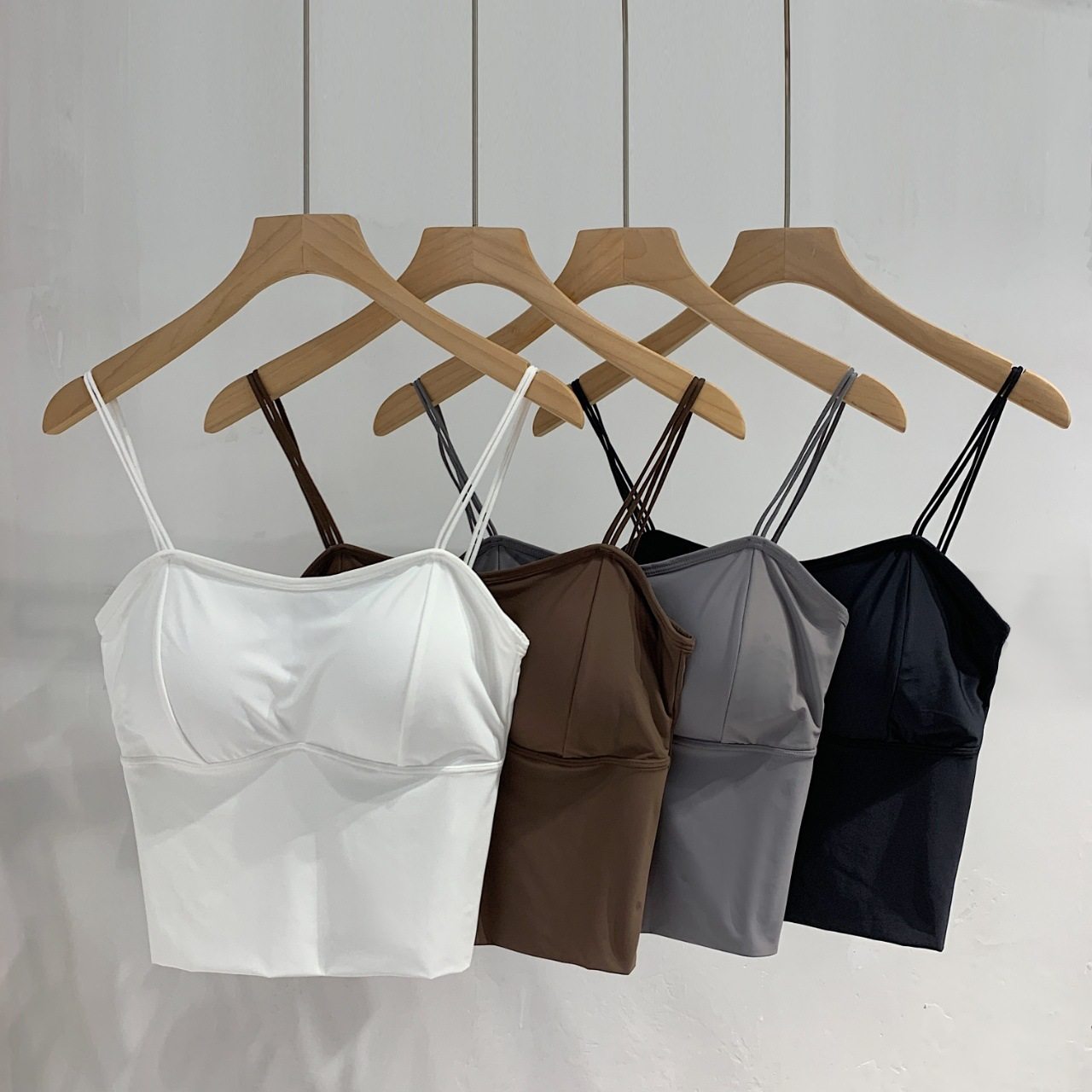 爆款冰丝无痕带胸垫加厚吊带背心女大U美背抹胸聚拢运动打底内衣,女士内衣/男士内衣/家居服,抹胸,淘宝优惠券,粉丝福利购,淘宝优惠卷