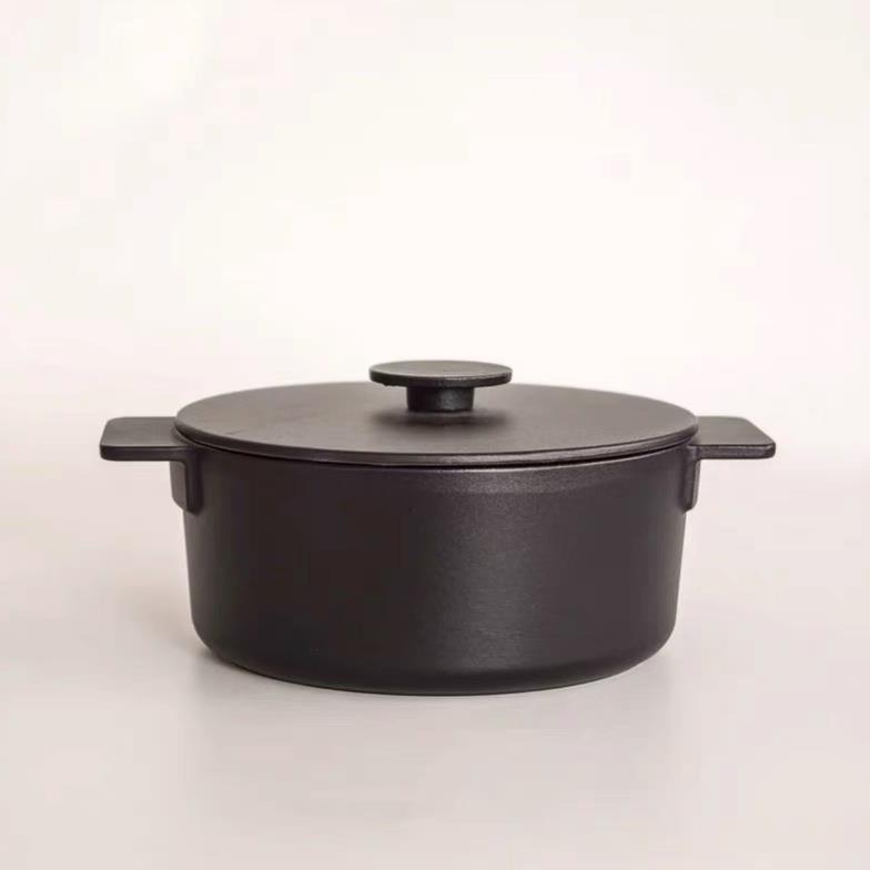 外贸出口极简风双耳铸铁锅珐琅锅家用海鲜炖煮锅煲汤电磁炉燃气灶