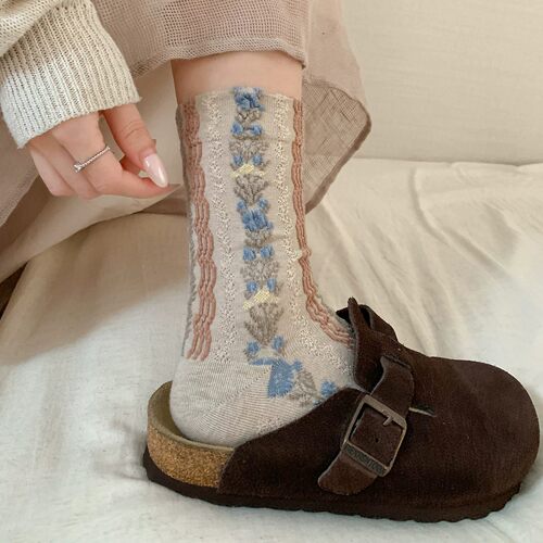 春秋女日系复古浮雕碎花中筒袜
