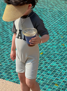 速发儿童连体男童宝孩沙母速干游时尚宝男字滩泳裤套装