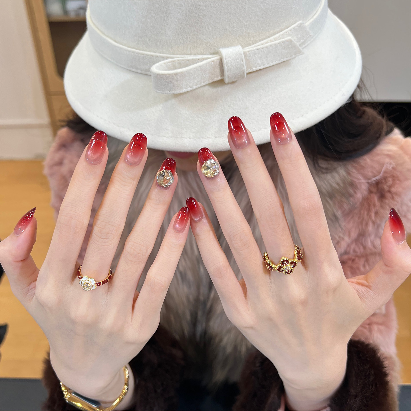 植兔新年红色渐变猫眼美甲穿戴甲杏仁2026新款显白高级感手工贴片,彩妆/香水/美妆工具,穿戴甲/甲片,淘宝优惠券,粉丝福利购,淘宝优惠卷