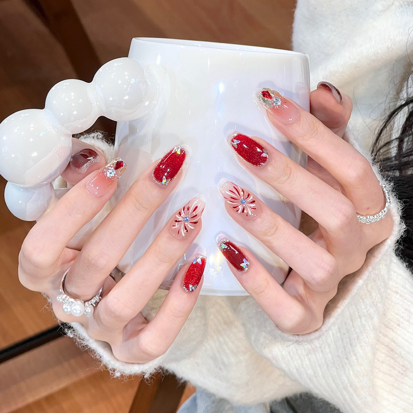 植兔穿戴甲2025新款高级感烟花红色猫眼美甲显白秋冬新年指甲贴片,彩妆/香水/美妆工具,穿戴甲/甲片,淘宝优惠券,粉丝福利购,淘宝优惠卷
