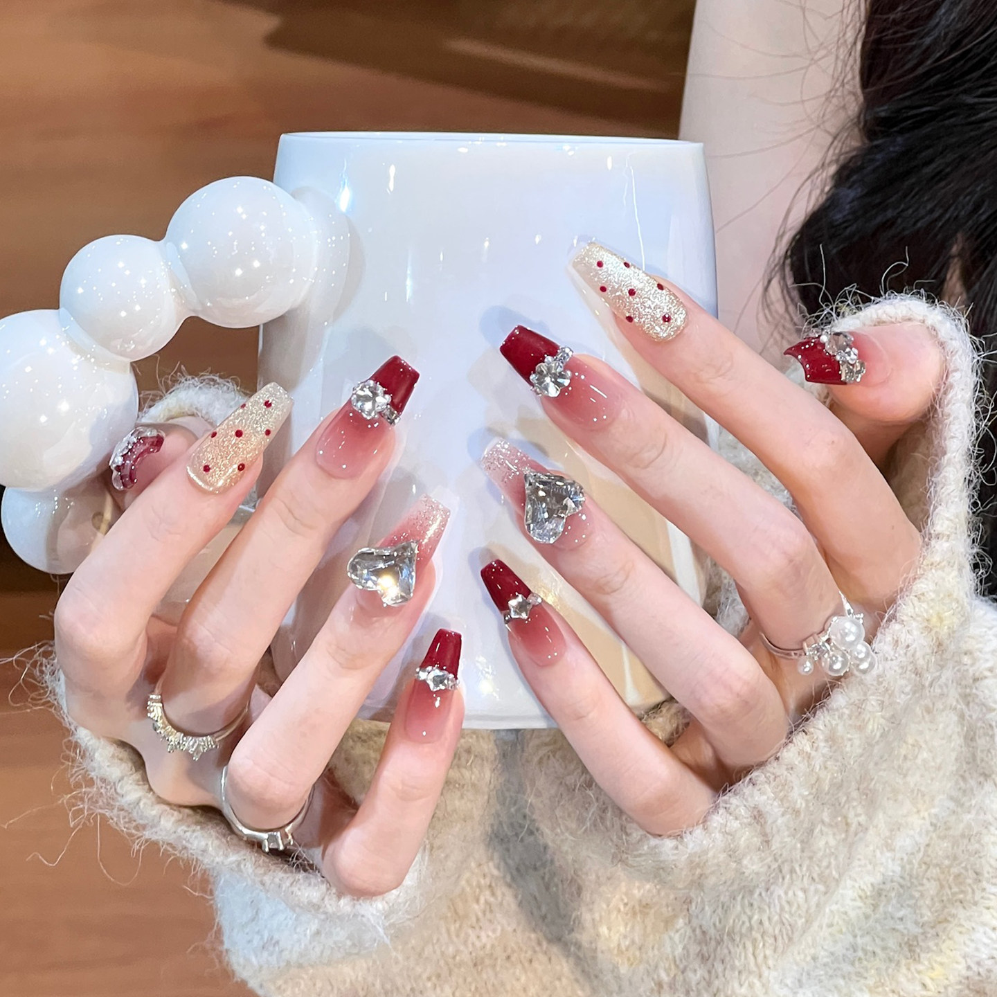 植兔穿戴甲中长梯高级感猫眼碎钻法式红色显白绝美秋冬款美甲贴片,彩妆/香水/美妆工具,穿戴甲/甲片,淘宝优惠券,粉丝福利购,淘宝优惠卷