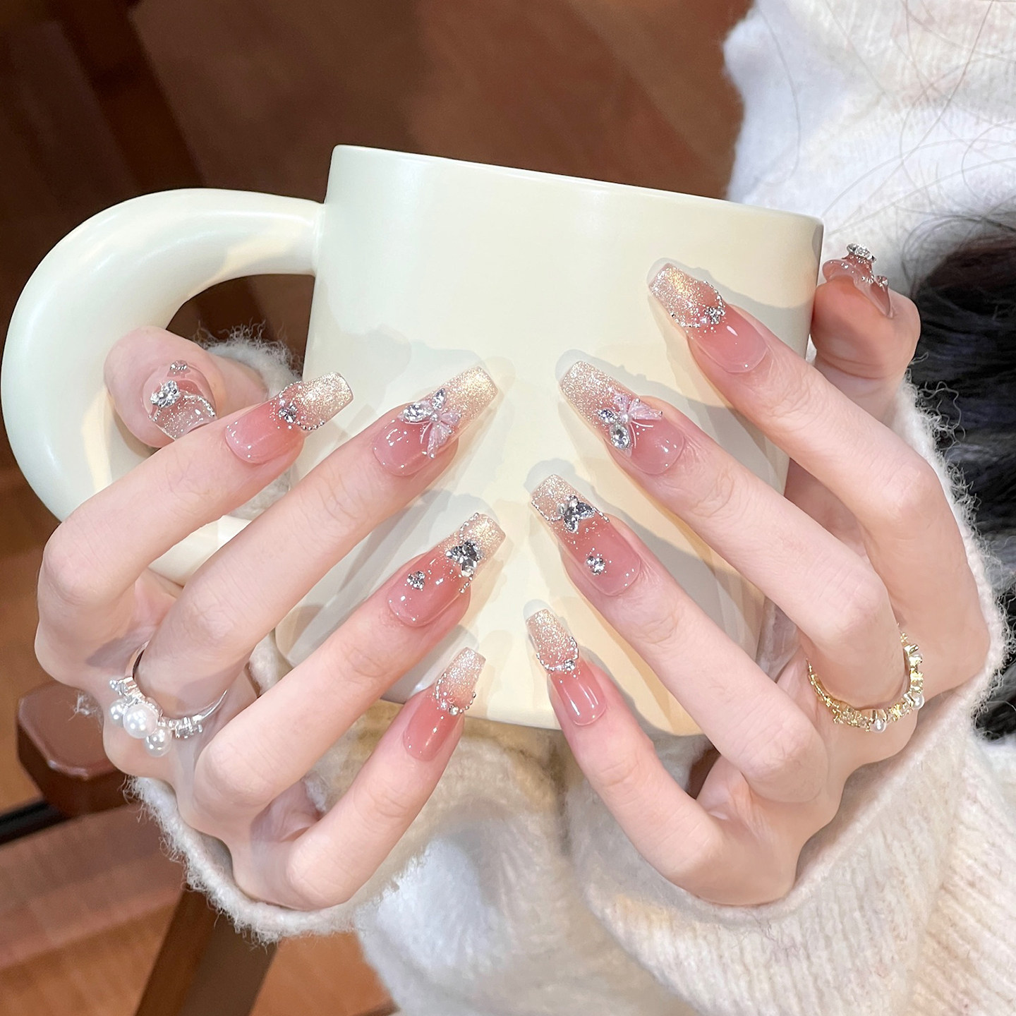 植兔醉光蝴蝶穿戴甲中长款高级感爆闪烫金猫眼美甲显白纯手工贴片,彩妆/香水/美妆工具,穿戴甲/甲片,淘宝优惠券,粉丝福利购,淘宝优惠卷