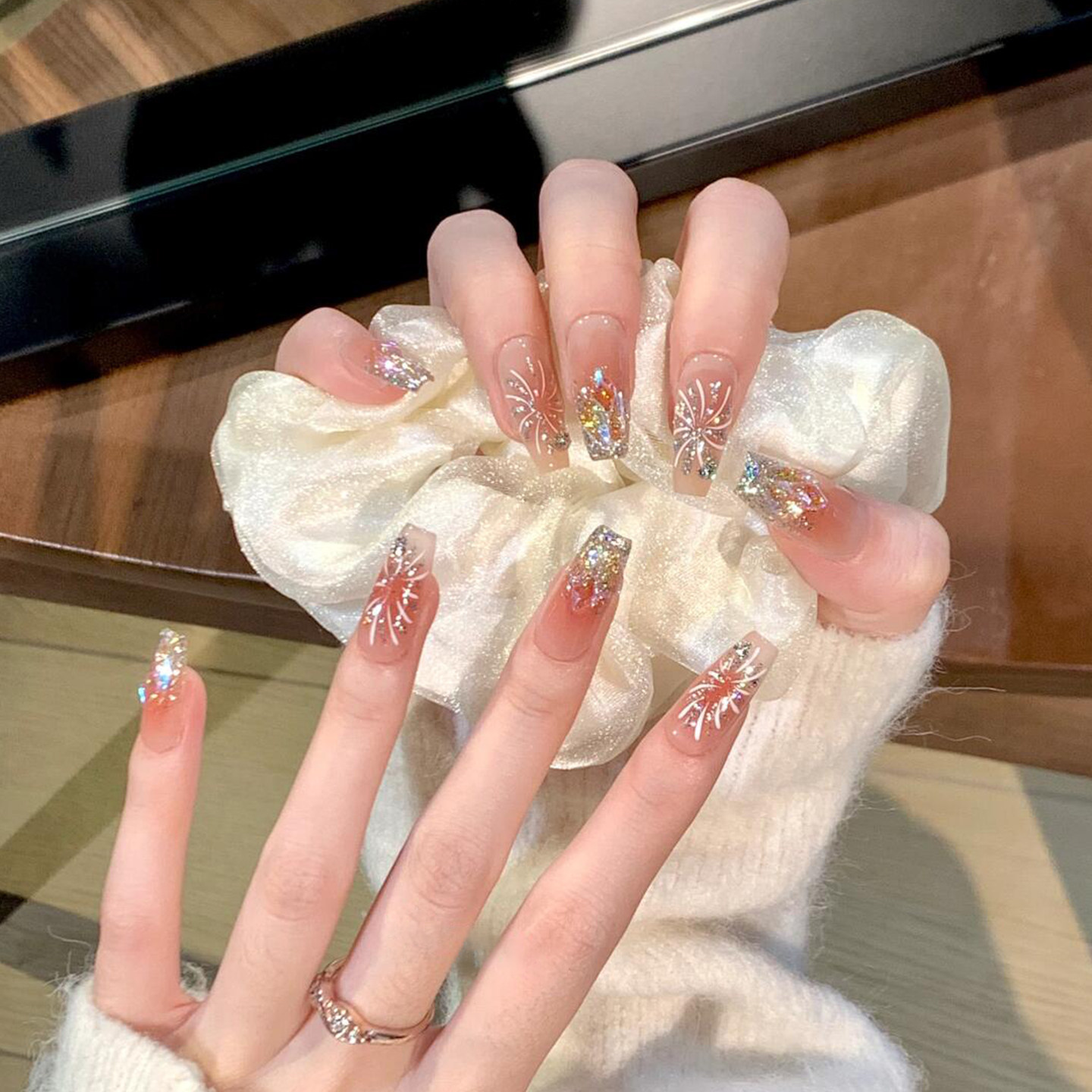 植兔穿戴甲极光碎钻纯欲腮红烟花猫眼显白美甲长款氛围感新年甲片,彩妆/香水/美妆工具,穿戴甲/甲片,淘宝优惠券,粉丝福利购,淘宝优惠卷