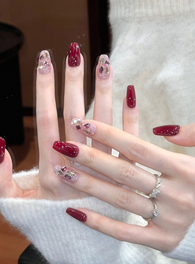 植兔穿戴甲短款裸色轻奢红色爆闪碎钻显白美甲秋冬短甲氛围感甲片