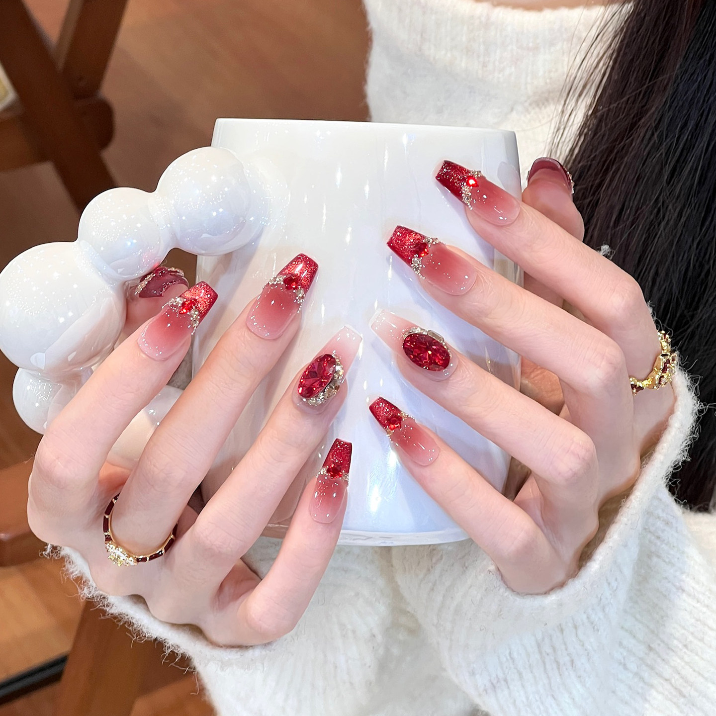 植兔爆闪渐变猫眼穿戴甲中长款过年款高级感红色法式美甲显白贴片,彩妆/香水/美妆工具,穿戴甲/甲片,淘宝优惠券,粉丝福利购,淘宝优惠卷