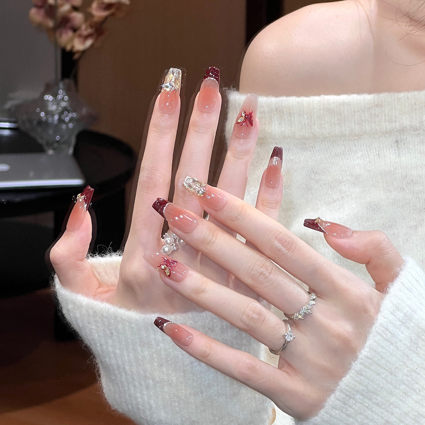 植兔穿戴甲中长款高级感法式红色蝴蝶美甲裸色手工拍婚纱指甲贴片,彩妆/香水/美妆工具,穿戴甲/甲片,淘宝优惠券,粉丝福利购,淘宝优惠卷