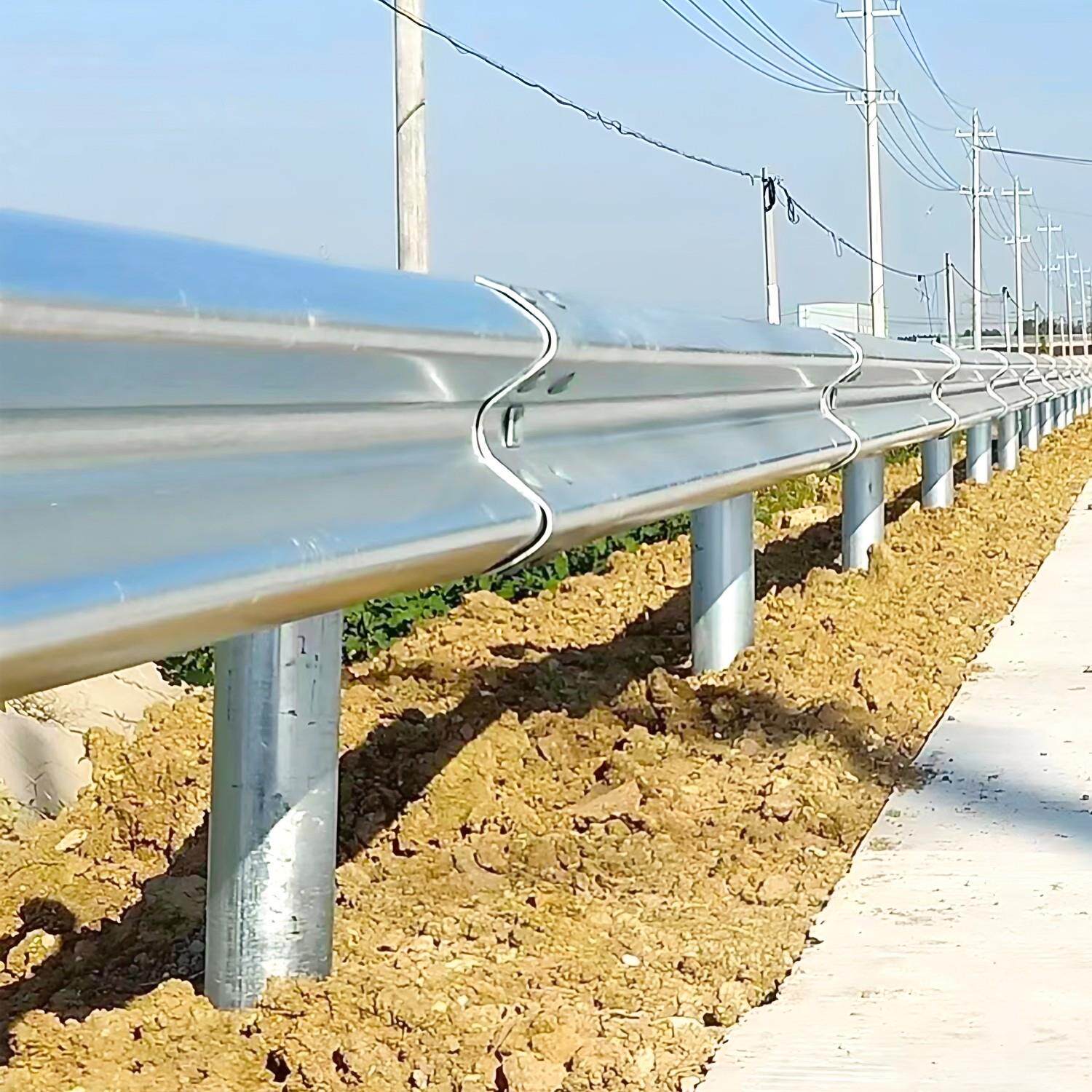 镀锌道路波形护栏公路防撞护栏板乡村道路梁钢护栏厂家防撞隔离栏