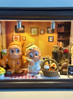 星星人一家三口手办展示相框