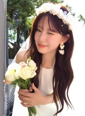 解锁领证绝美瞬间！花环头纱