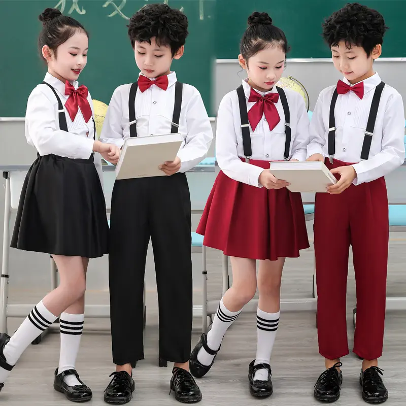 六一儿童合唱团演出背带演出服中