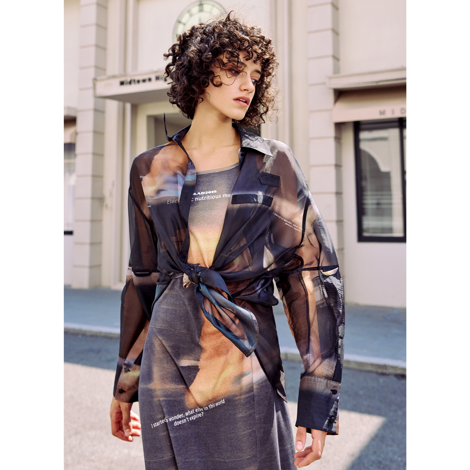 轻薄透气晕染印花防晒长袖衬衫女