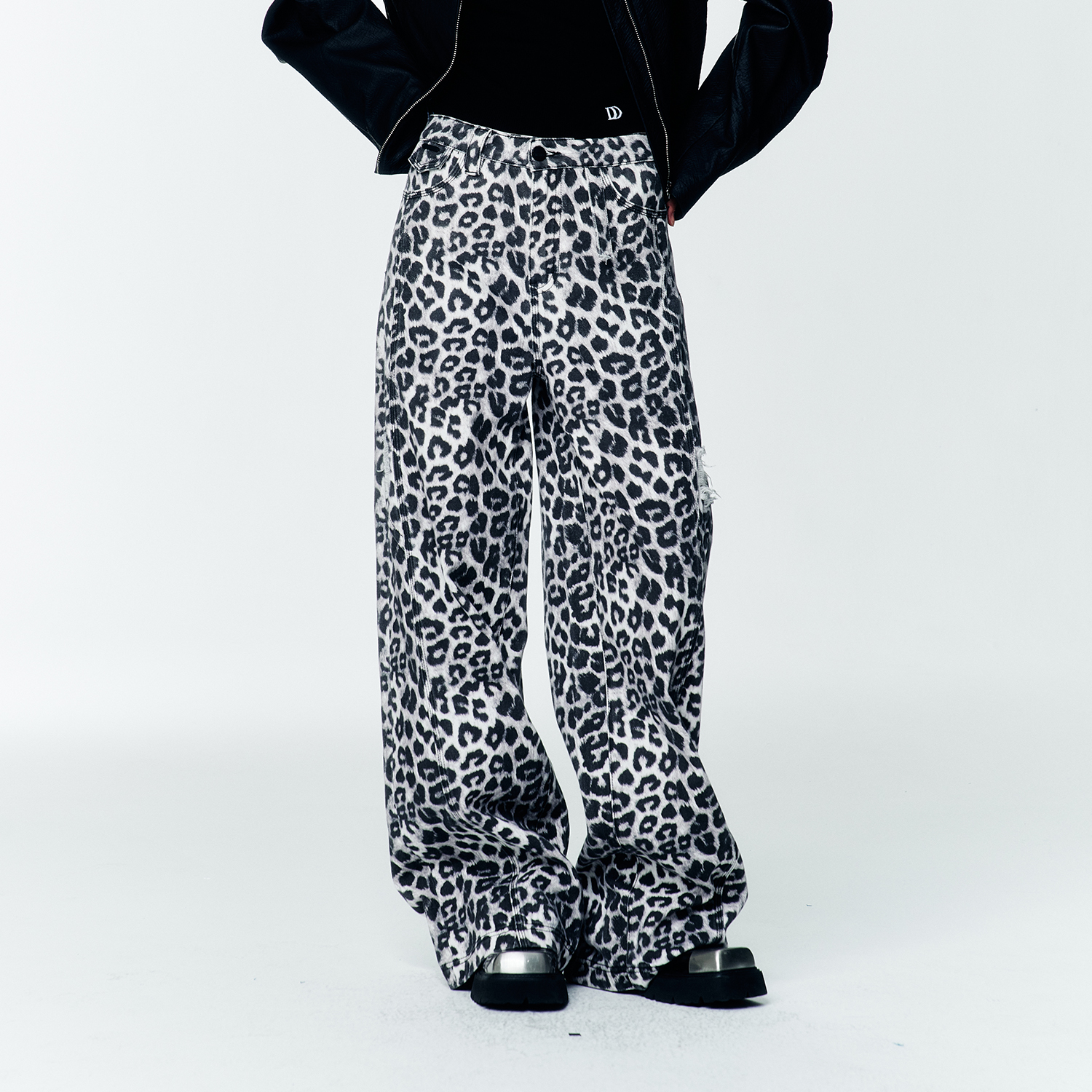 秋季个性设计高腰黑白豹纹牛仔裤