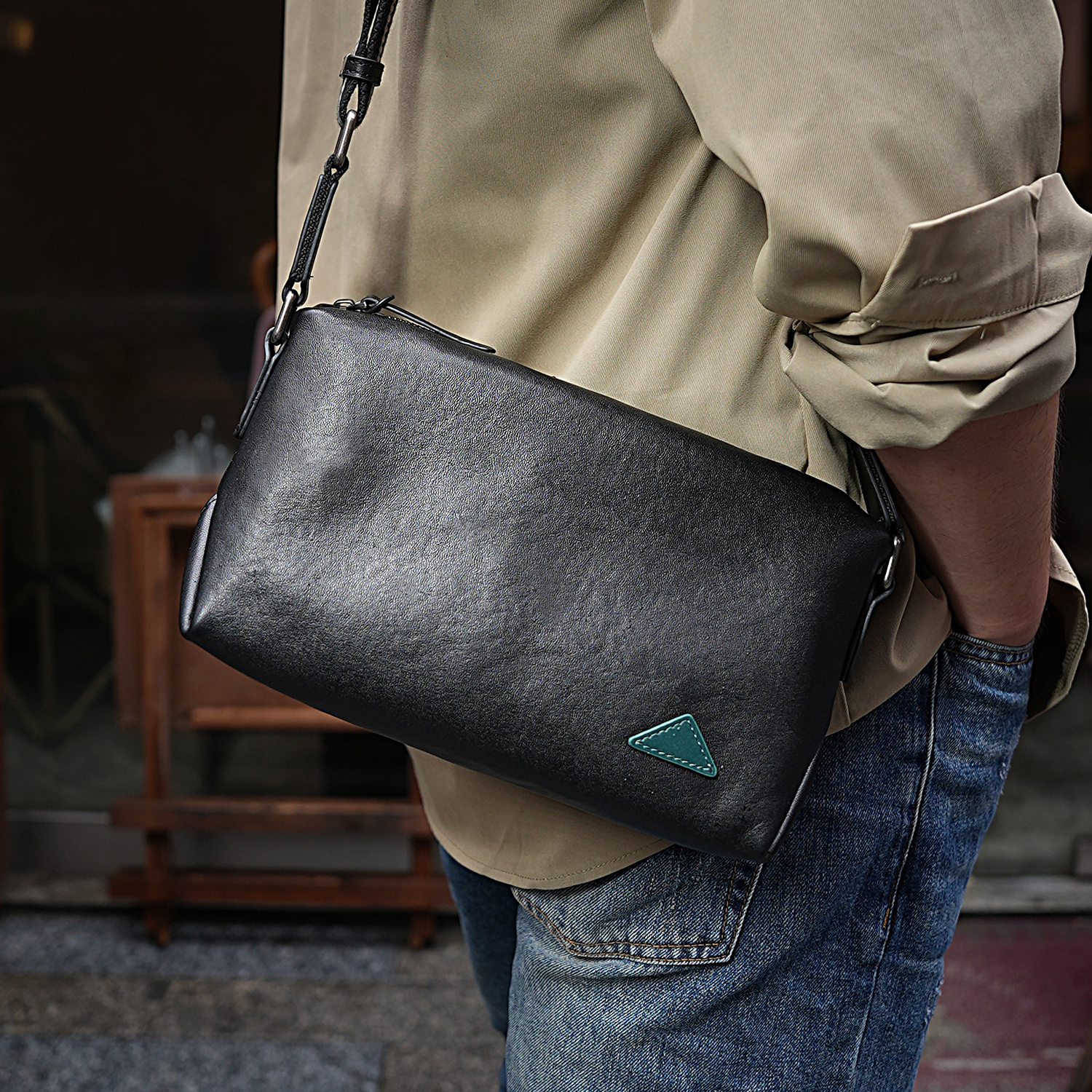 头层牛皮真皮高级男士斜挎包