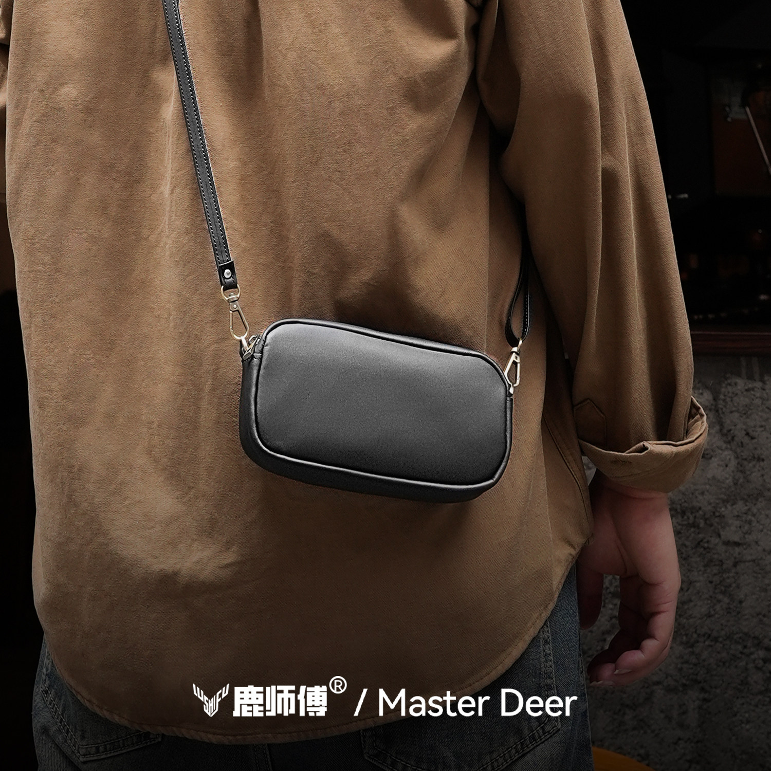 鹿师傅头层牛皮男士斜挎手机包图片