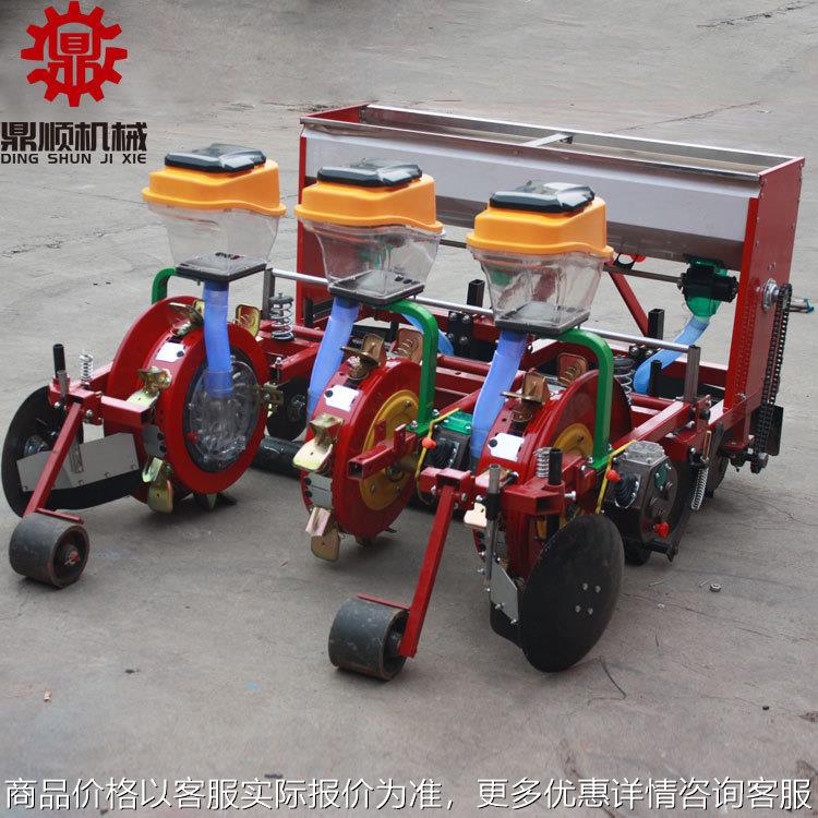 一垄三行玉米施肥铺膜滴灌喷药播种一体机花生豆类油葵膜上点播机
