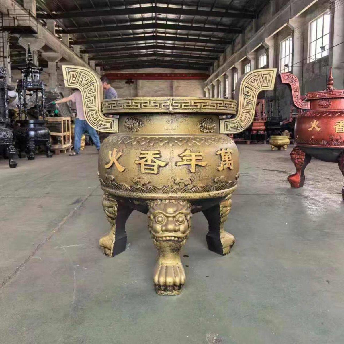 寺庙宗祠道观大号圆形双龙带耳铸铁香炉室内室外兽脚三足鼎插香炉