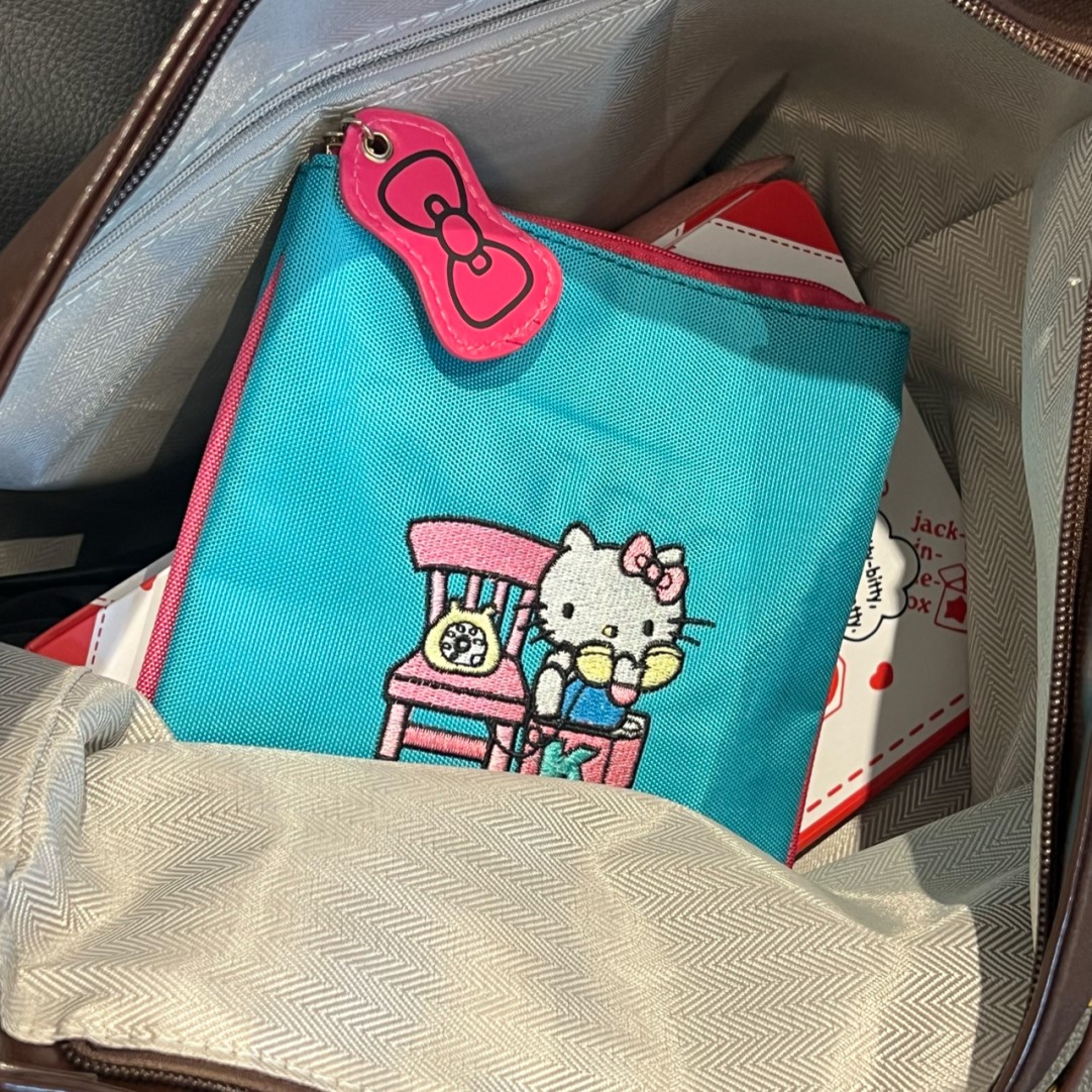 哈喽kitty收纳包数据线化妆洗漱姨妈巾耳机充电器卡包证件袋便携