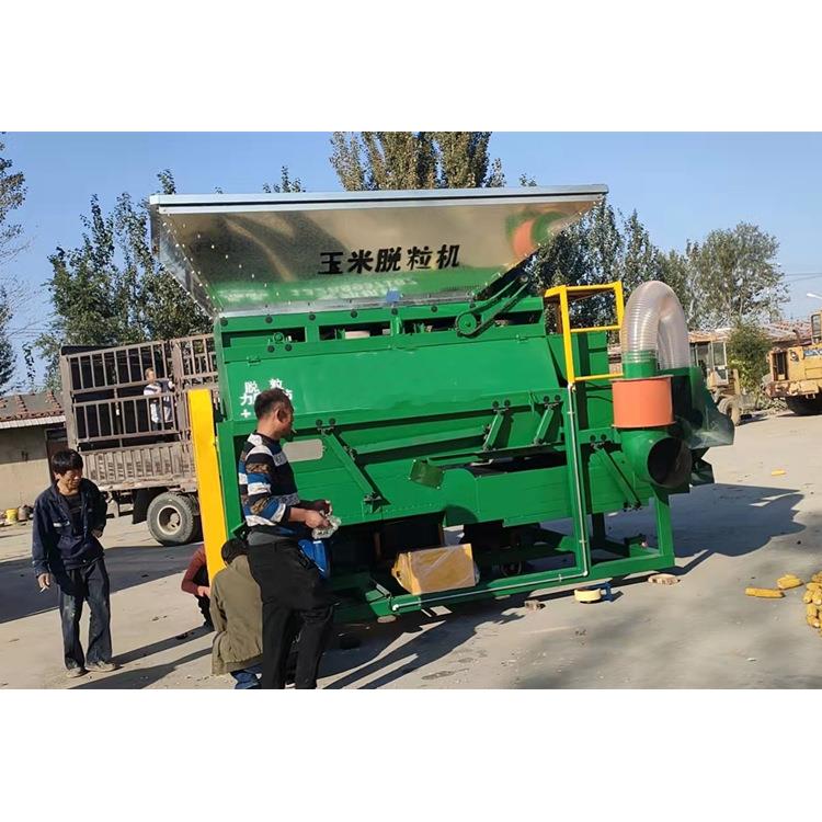 铲车上料玉米脱粒机合作社使用每小时50吨玉米扒皮脱粒机