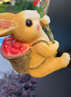 可爱动物攀登小兔子壁挂民宿户外花园摆件庭院爬树上造景管道装饰