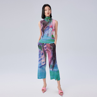 设计感水墨画印染套装女夏季褶皱半高领无袖上衣开叉直筒裤两件套