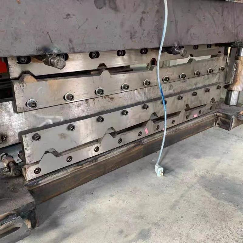 彩钢瓦刀片840-900压瓦机刀片剪切刀片压瓦机配件