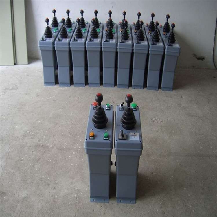 QT5B-四机构联动控制台控制档位 左右各六档 控制回路数17个