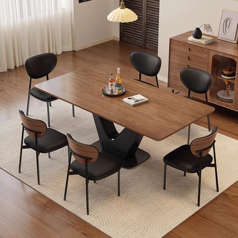 2025新款胡桃色实木餐桌椅组合家用小户型长方形法式复古吃饭桌子