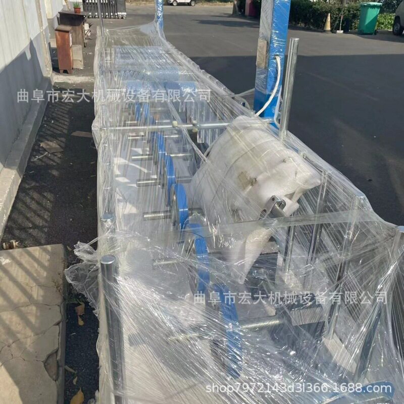 宏大专业制造集成墙板包覆机