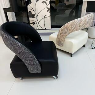 静音溜留凳万向轮小凳子客厅滑轮移动靠背矮凳小板凳带轮子换鞋凳