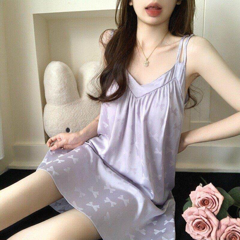 夏季紫色蝴蝶提花V领吊带睡裙女款带胸垫2025新款夏缎面冰丝睡衣